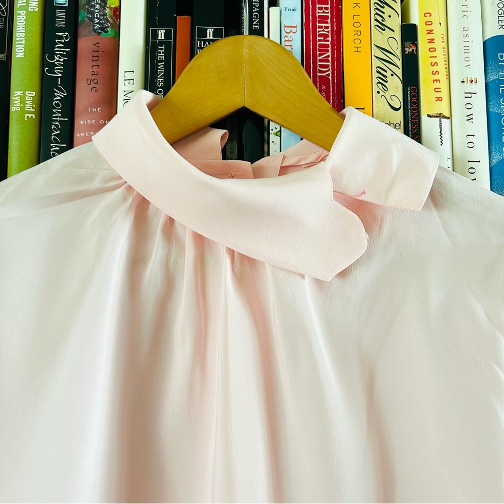 Vintage 1960s Pale Pink Asymmetrical Peter Pan Collar Long Sleeve Blouse S - Picture 2 of 10
